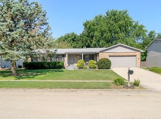 1206 Nicki Dr, Bloomington, IL