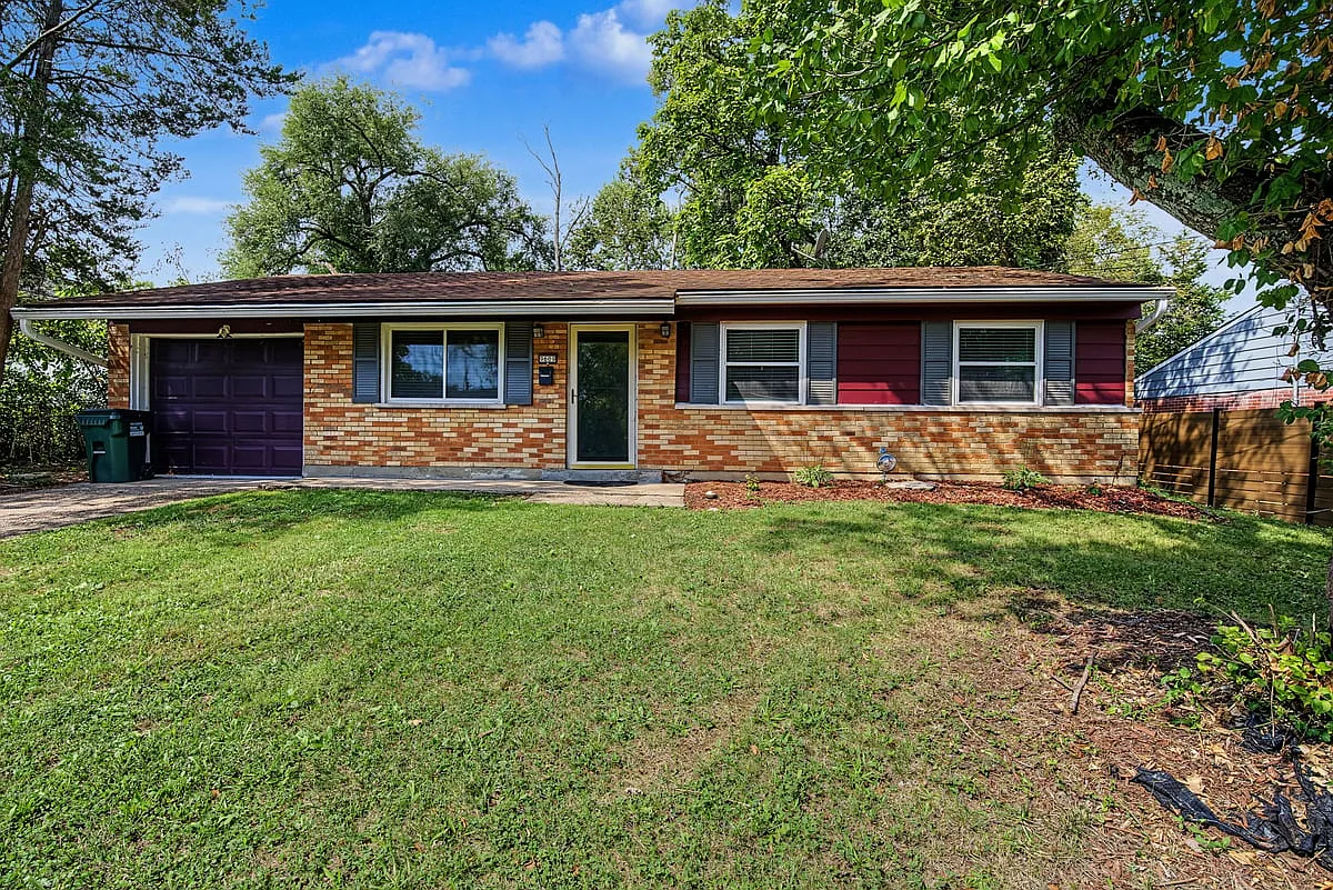 9609 Helmsley Way — Photo 3