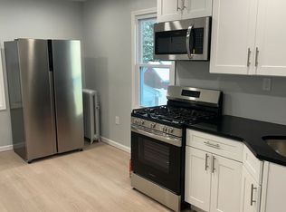14 Spooner St #2, Floral Park, NY 11001