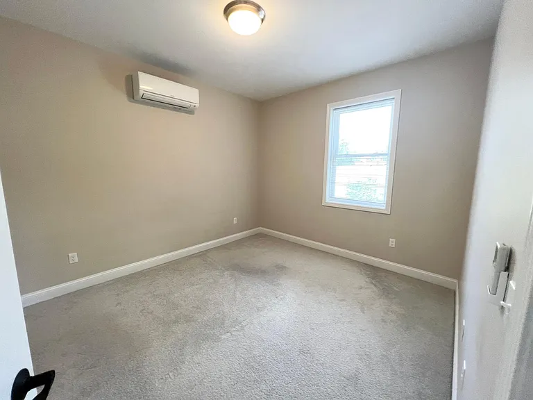 394 Main St #EIGHT — Photo 17