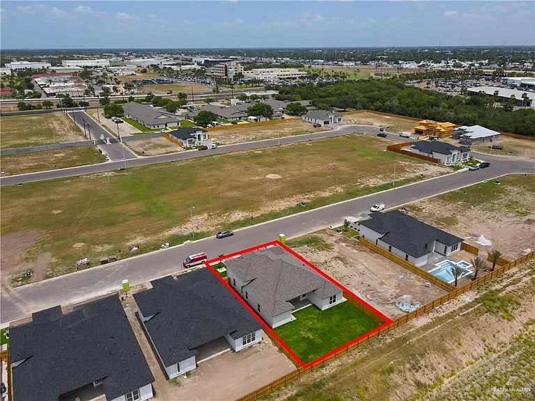 1017 Dolores St — Photo 35