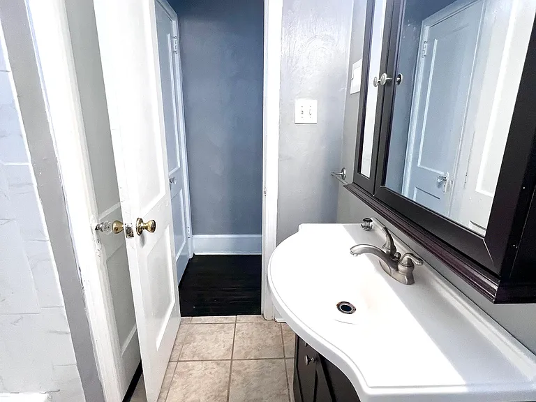 210 Pennsylvania Ave #1 — Photo 28