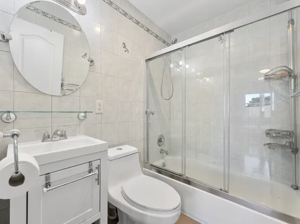 2881 Cropsey Avenue image 10 of 25