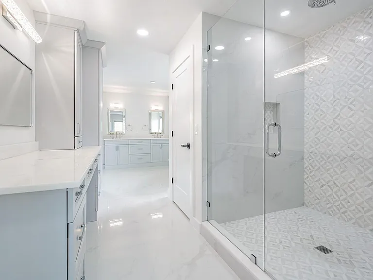 Master Bath Alternative View