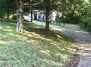 1907 Hilltop Rd, Clarksville, TN 37040