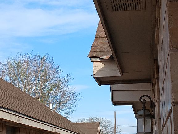 2nd image of 1300 Palm Dr