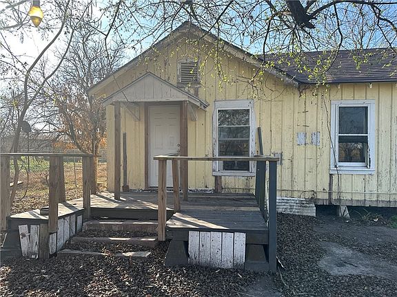 5th image of 308 McGuill St