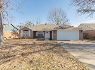 1603 S 25th St, Rogers, AR 72758