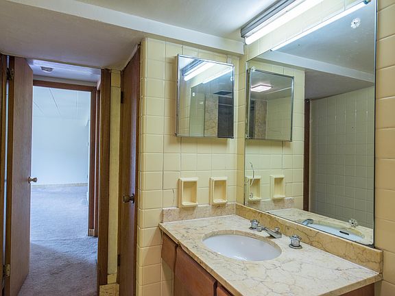 5th image of 316-328 E 15th Ave #318A
