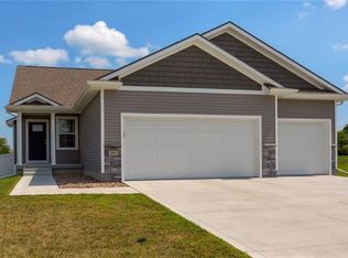 109 NE Madison Ave, Elkhart, IA 50073