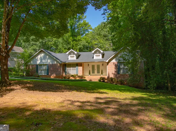 30 Laurelwood Cir, Griffin, GA 30224