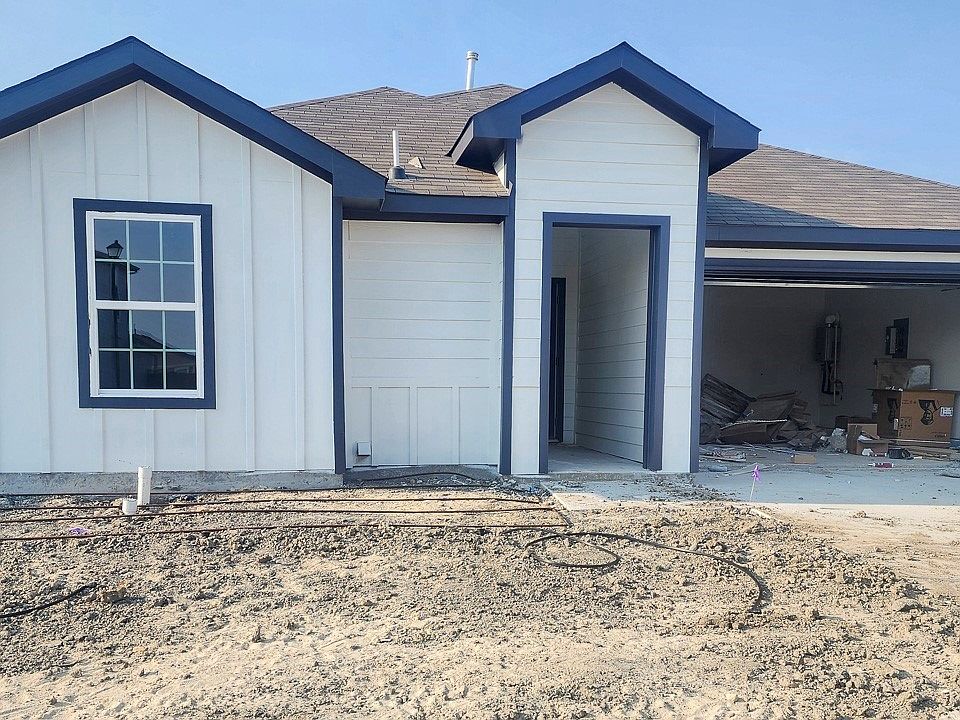 1st image of 212 Crookedfield Dr