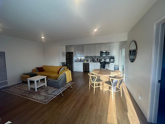 4th image of 3804 S Bronson Ave #5