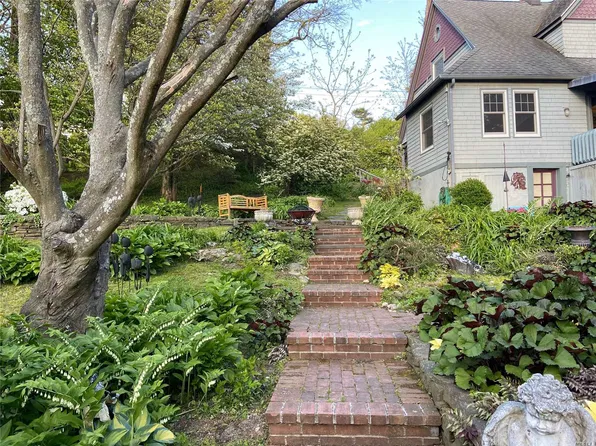 241 Woodbine Ave, Northport, NY 11768