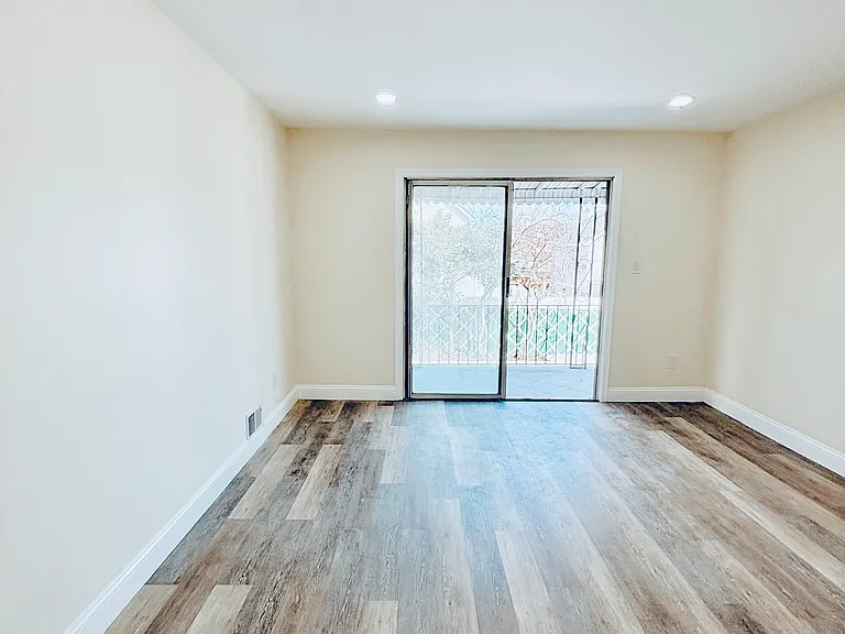 35 Cypress Ave #2 — Photo 5