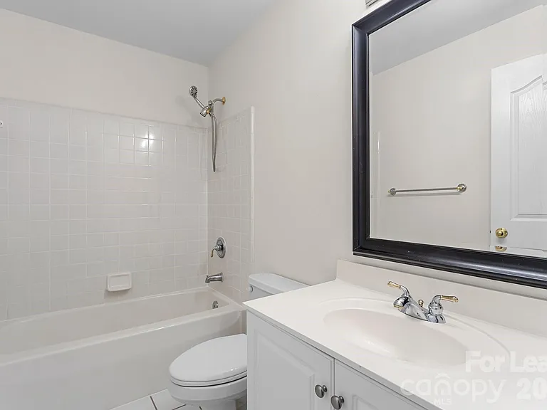 1192 Hampton Gardens Ln — Photo 26