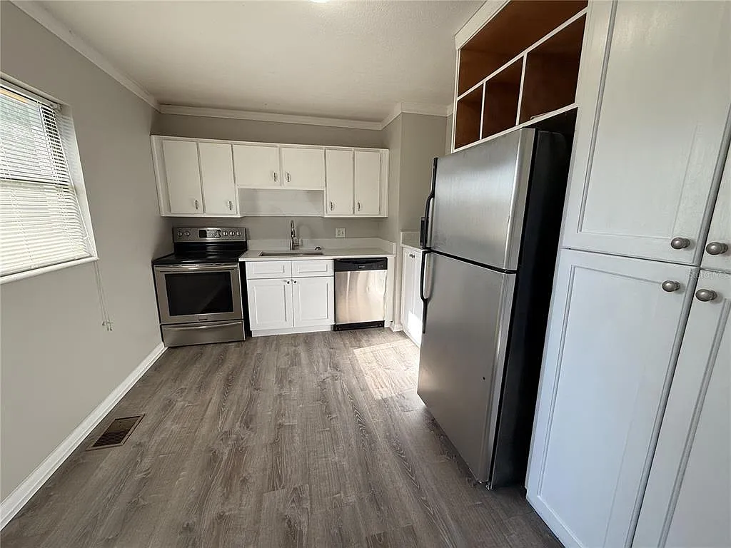 3 bed, 2.0 bath, 1400 sqft, $1,925 — Photo 4