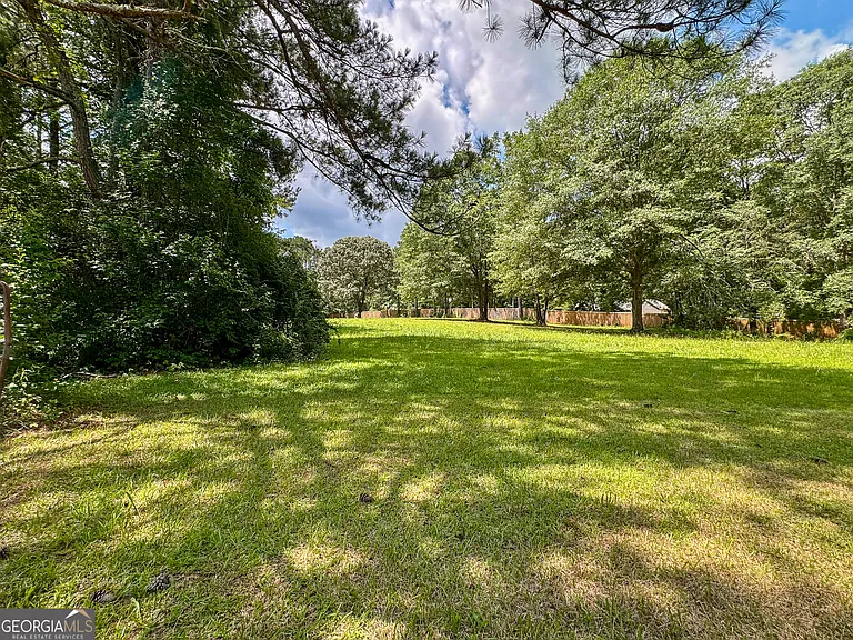 90 Howard Rd — Photo 44
