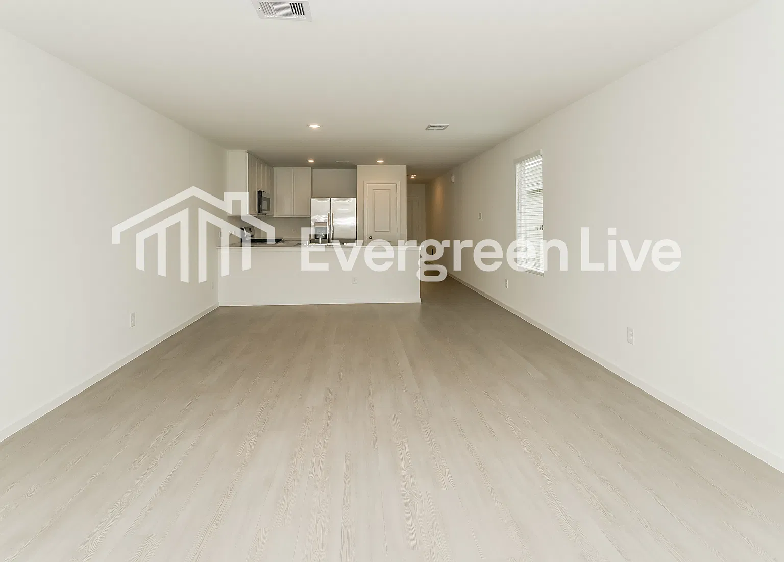 3 bed, 2.0 bath, 1409 sqft, $1,595 — Photo 4
