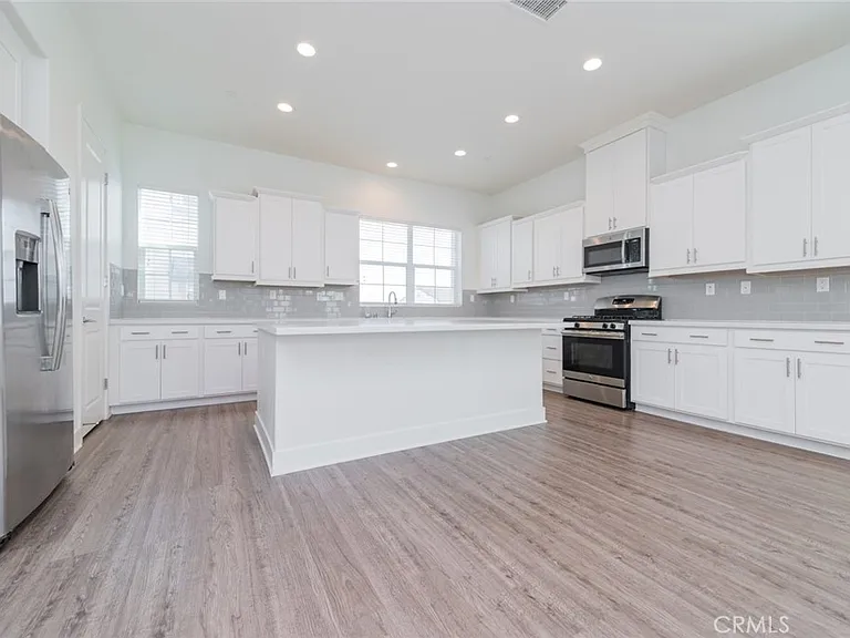 15926 Ellington — Photo 3
