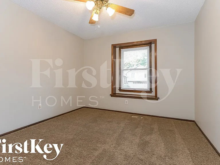 5817 N Indiana Ave — Photo 11