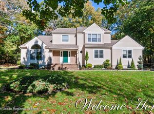 11 Bluebird Ct, Freehold, NJ 07728