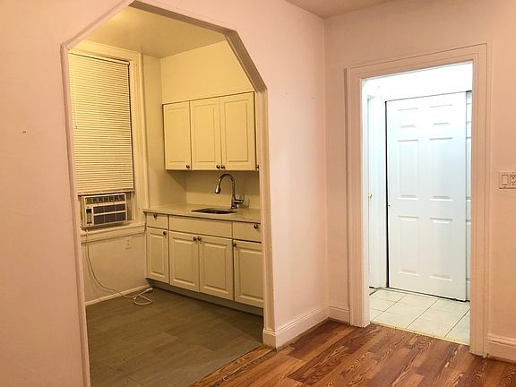 4th image of 31-33 33rd St #Rr