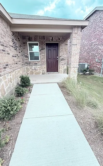 2107 Sugar Maple Ln — Photo 2