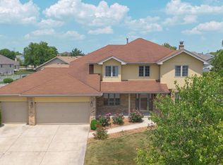 8106 Stonegate Dr, Tinley Park, IL 60487