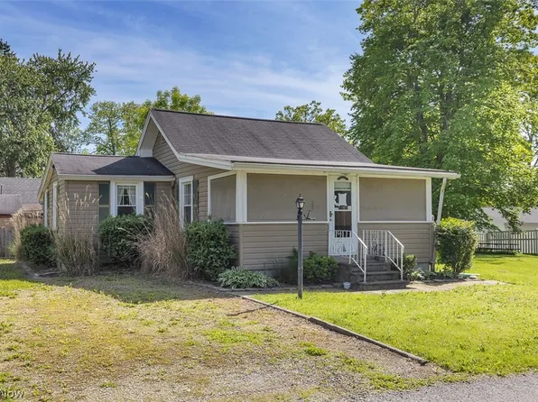 241 Tanglewood Trl, Chippewa Lake, OH 44215
