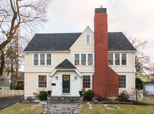 14 Glastonbury Oval, Newton, MA 02468