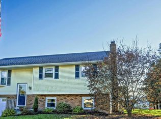 136 Deer Dr, Jonestown, PA 17038