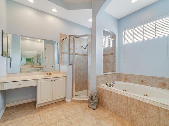 5th image of 16260 Tudor Grove Dr