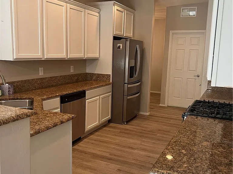 6092 Fox Creek Ave — Photo 13