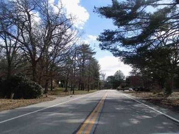 Exterior Neighborhood (street photo)