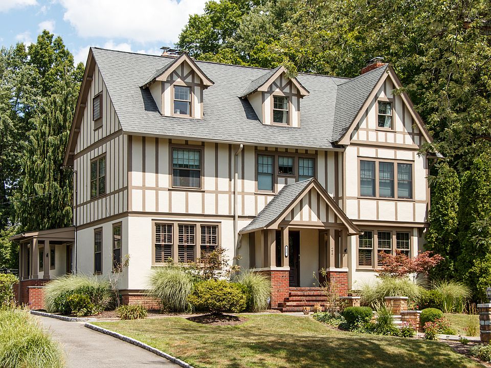 1st image of 217 Raymond Ave