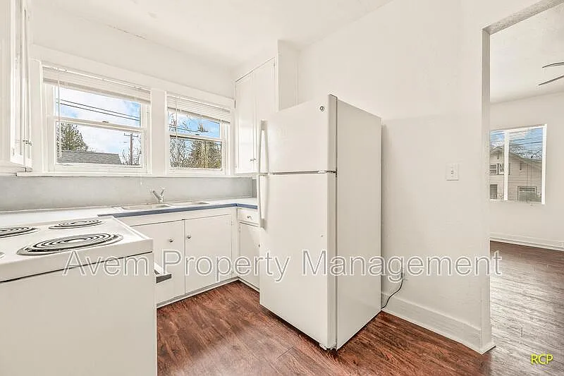 5922 N Albina Ave #3