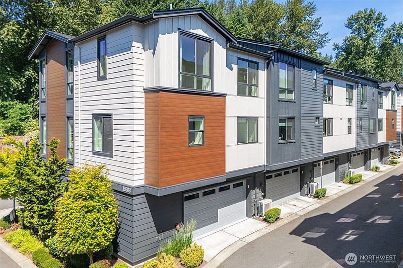 3rd image of 18308 96th Avenue NE #A