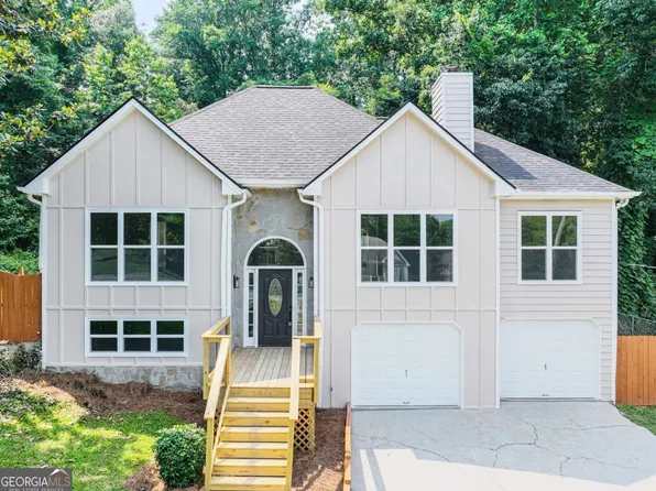 6213 Ivy Springs Dr, Flowery Branch, GA 30542