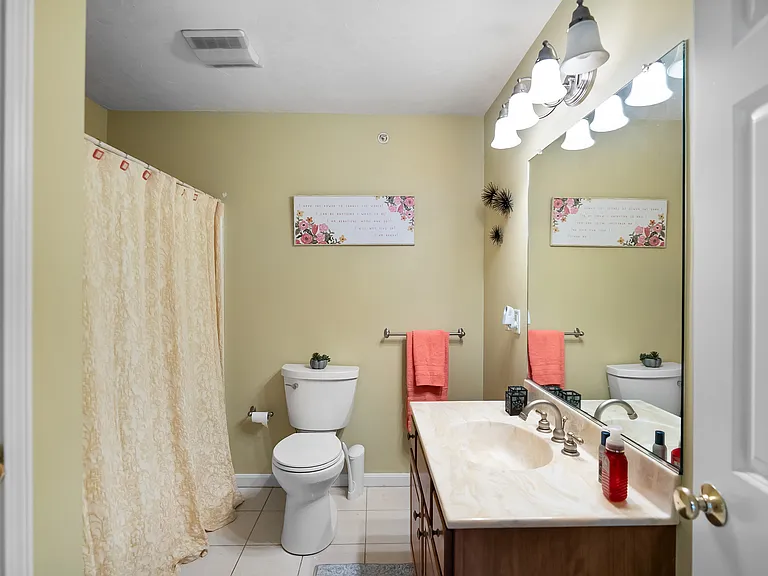 107 Meadow Ln #107 — Photo 17