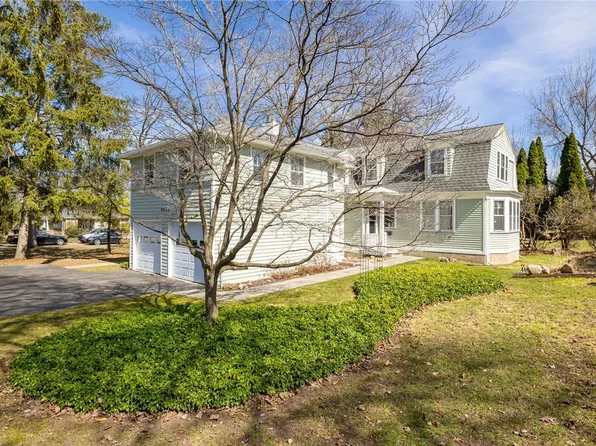 4572 Saint Paul Blvd, Rochester, NY 14617