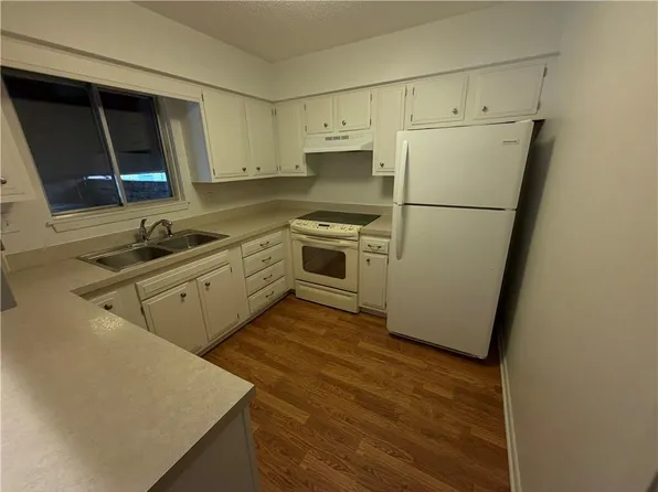 1333 N 77th St, Kansas City, KS 66112