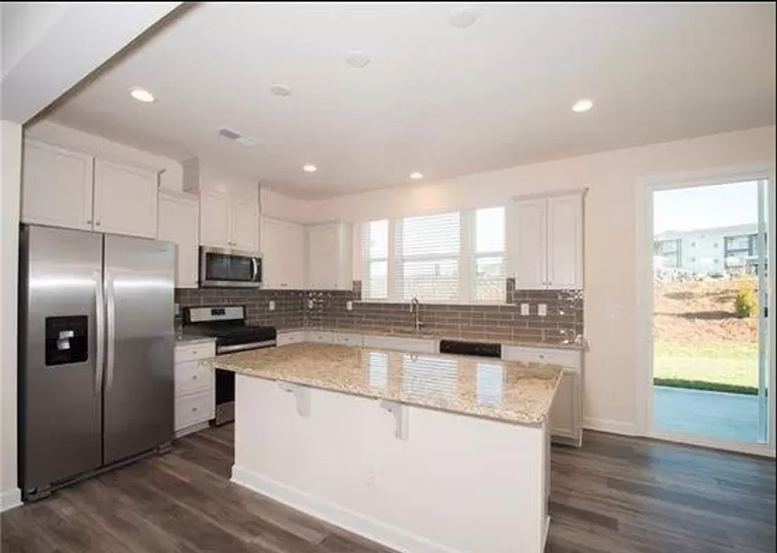 Coming Soon-Beautiful Townhouse in Berewick! — Photo 3