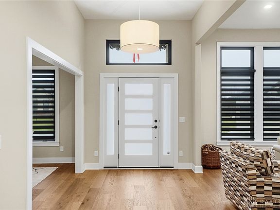 3rd image of 9363 Rochelle Ln