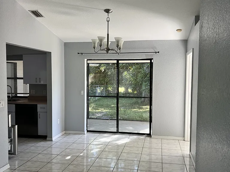 1474 Dewitt St — Photo 1