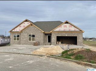 1004 Newbury Cv SW, Decatur, AL 35603