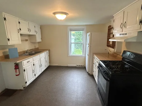 79 Chase St, 79 Chase St, South Burlington, VT 05401