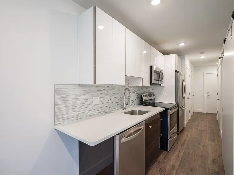1155 S 15th St — Photo 8