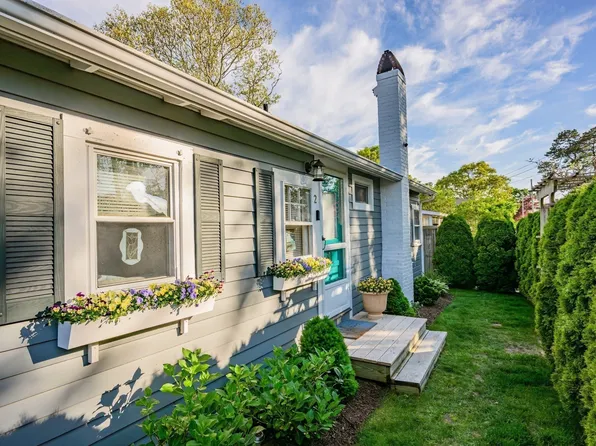 2 Eddy St, Buzzards Bay, MA 02532