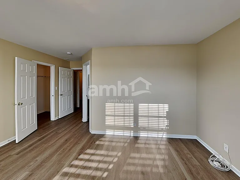 509 Springbrook Trl N — Photo 11